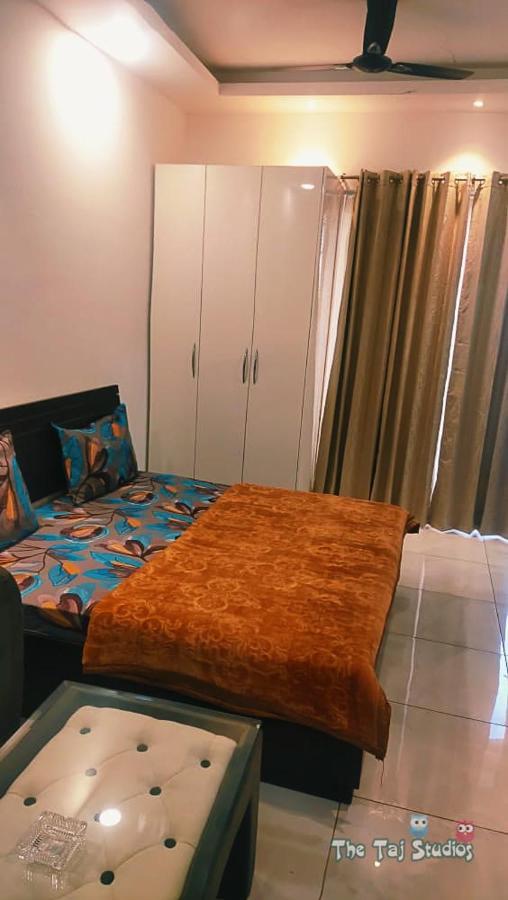 Taj Studios-Serviced Studio Apartment Noida Eksteriør billede
