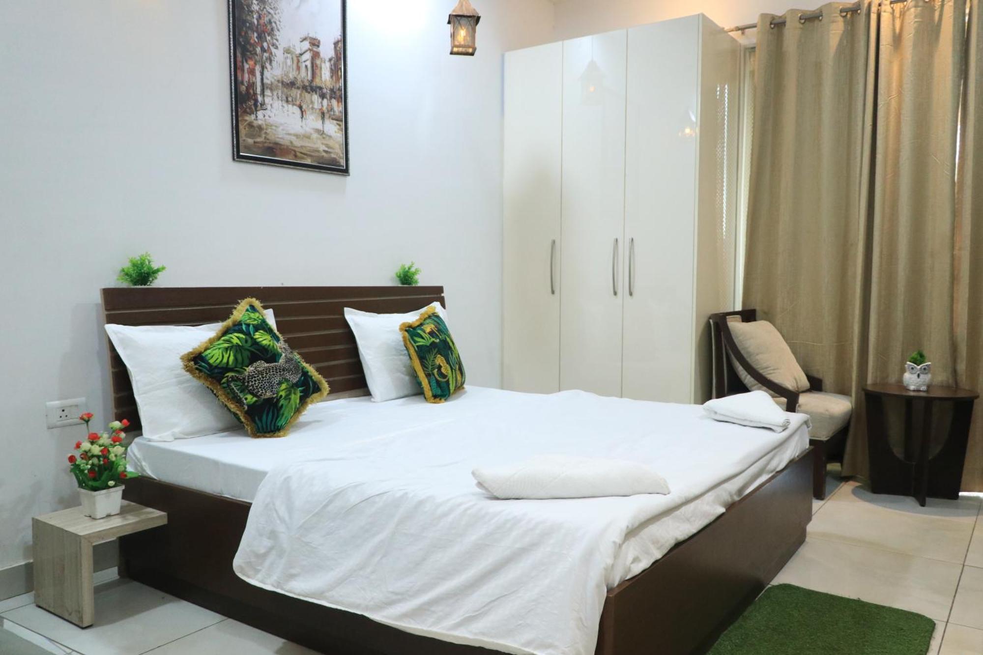 Taj Studios-Serviced Studio Apartment Noida Eksteriør billede